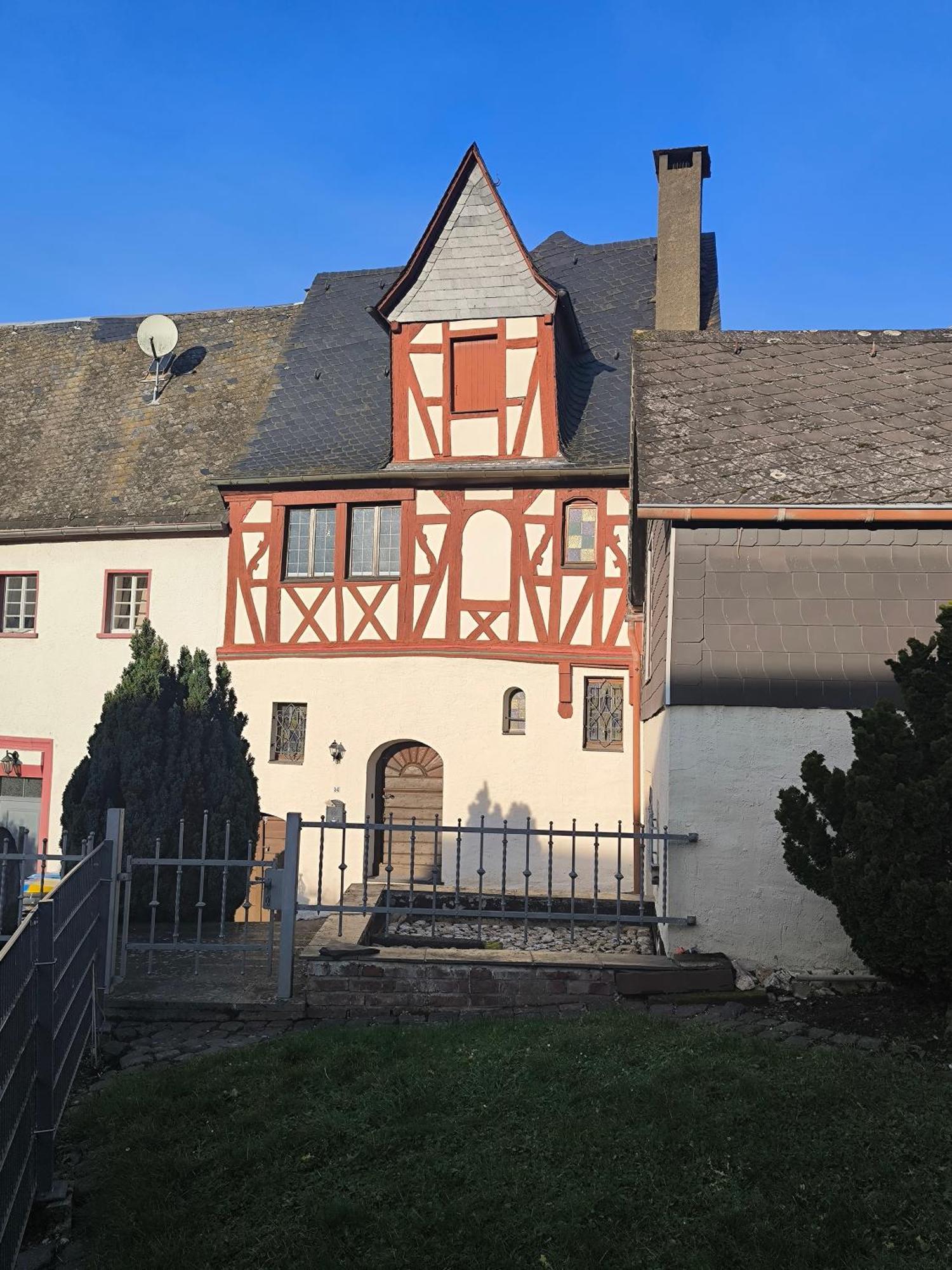 Moselperle- Urlaub Im Historischen Fachwerkhaeuschen Apartment บุลลาย ภายนอก รูปภาพ
